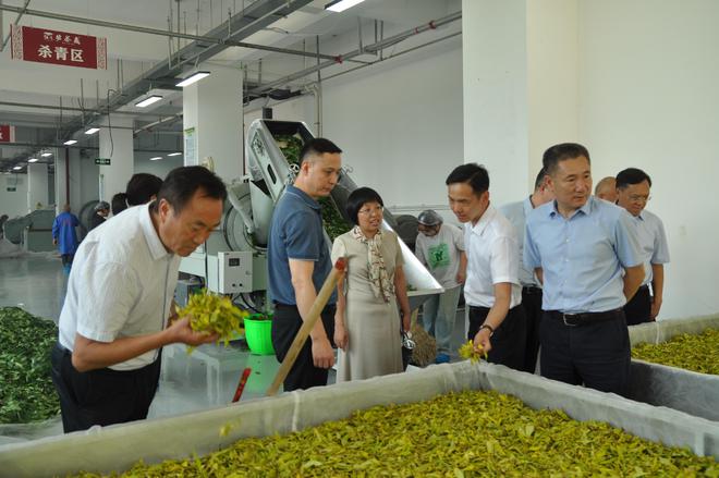 浙江经贸职业技术学院到四川省贸易学校开展落实川浙两省供销合作社《东西部交流合作协议》调研(图2)
