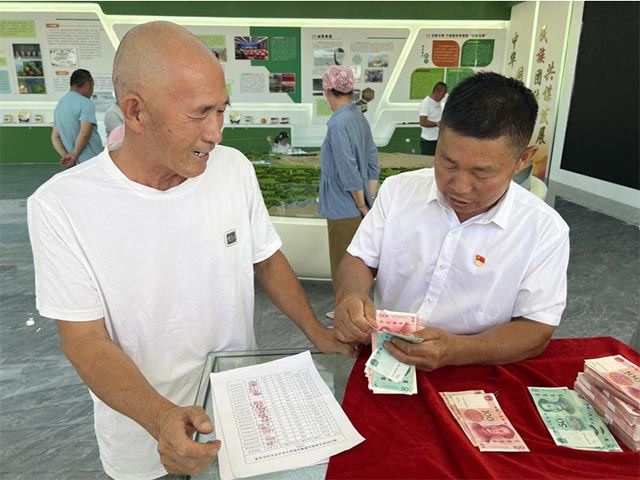 内蒙古磴口县：“甜蜜”产业喜获丰收(图2)