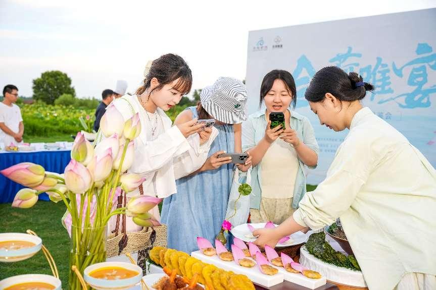 “合荷雅宴”2024美食品鉴会直播活动圆满完成(图2)