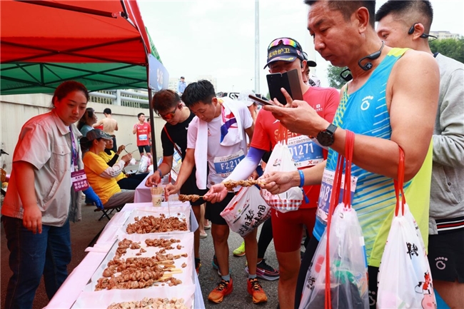 盛京银行2024沈阳马拉松鸣枪开跑(图12)