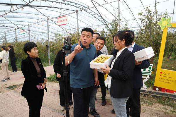2024年山东省高素质农民电商直播带货实操培训班在下洼镇举办(图2)
