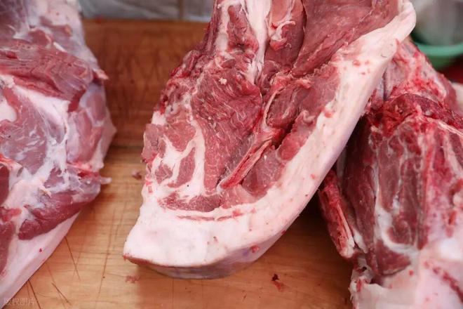 今年猪肉为啥这么便宜？养殖户说出5个残酷真相这是真没想到(图2)