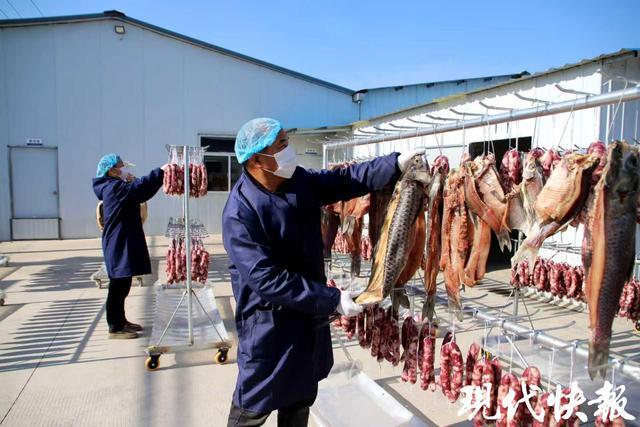 冬季咸货飘香南京高淳桠溪街道帮助合作社让“老味道”变成“新钱景”(图1)