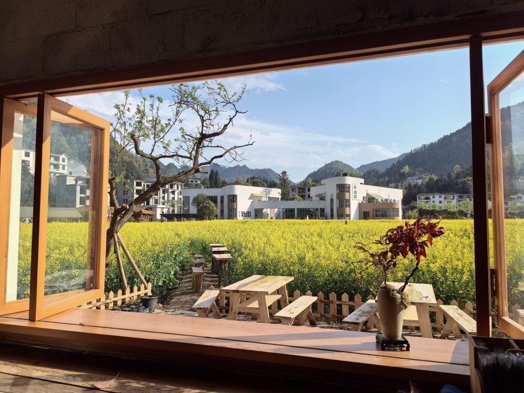 恩施两座小山村的出圈密码(图1)